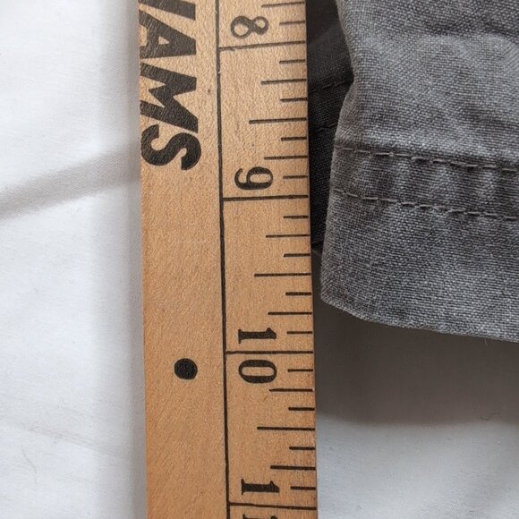 L.L. Bean Men's Gray Comfort Elastic Waist Band Cargo/Trail Shorts, Size 46 - Picture 8 of 9